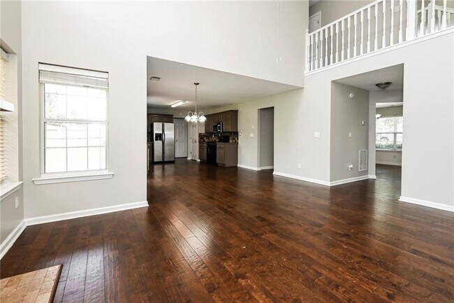Foto del edificio - 418 Silverleaf Ln
