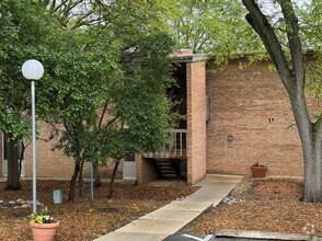 Building Photo - 6019 Forest View Rd