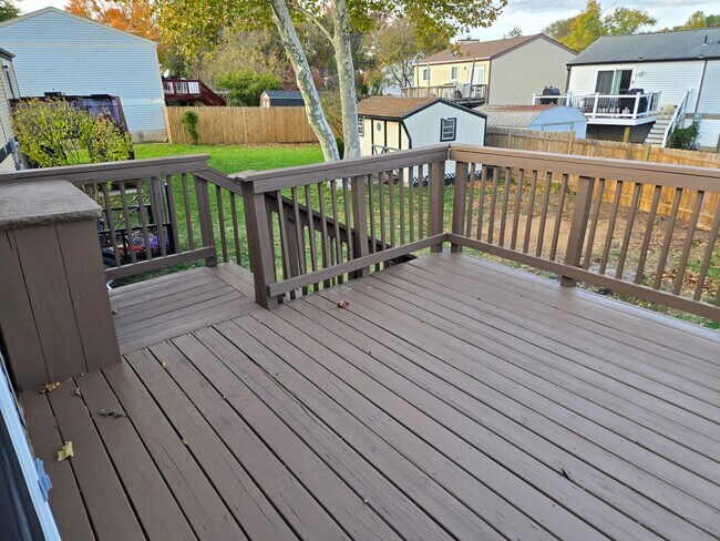 Foto del edificio - 554 Logan St