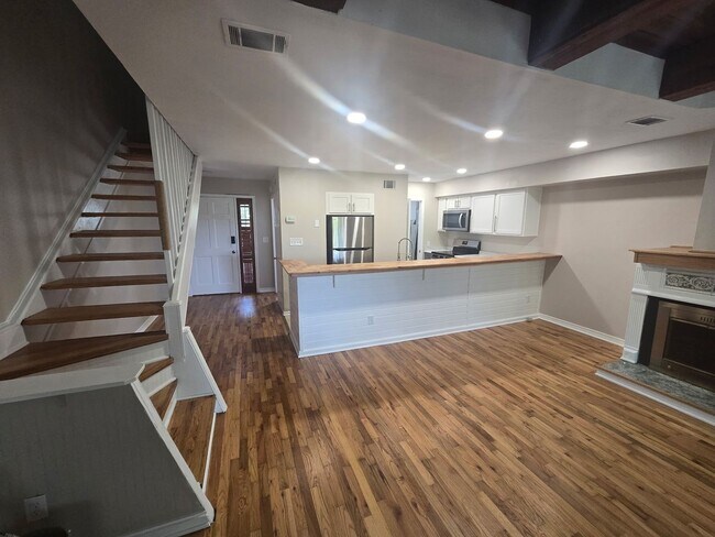 Foto del edificio - 1574 Three Lanterns Ln