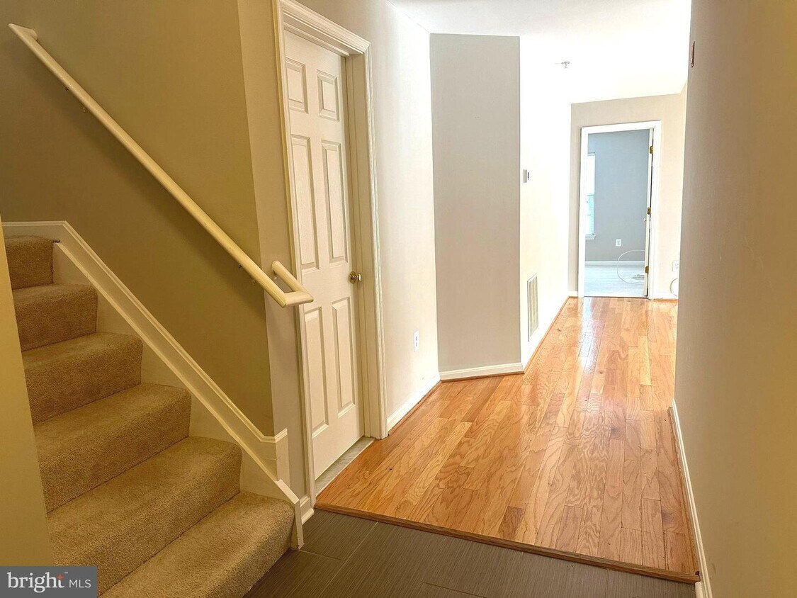 Primary Photo - 135 Timberbrook Ln
