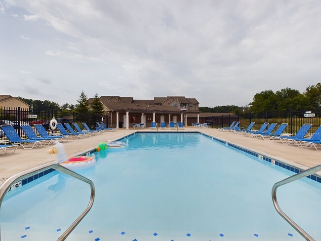 Building Photo - Steeplechase at Parkview