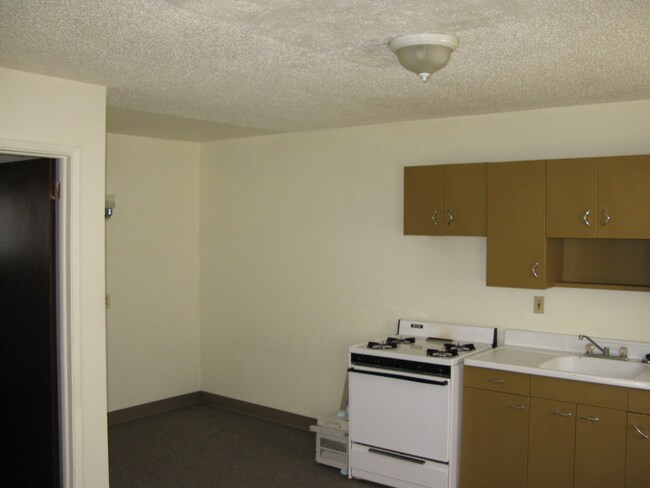 Building Photo - 844 Avenue D
