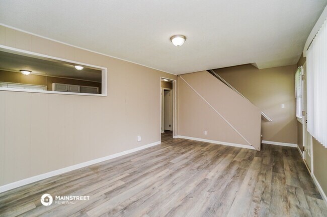 Building Photo - 526 Virginia Cir W