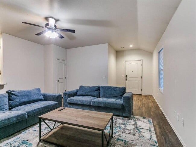 Foto del edificio - 436 Chalk Hill Ct