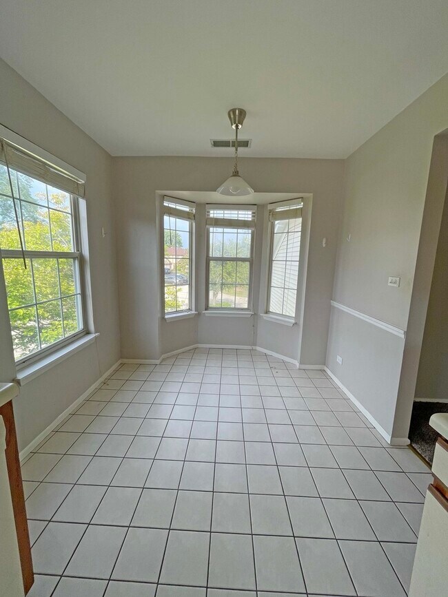 Foto del edificio - 238 Green Knoll Ln