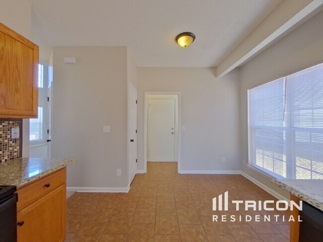 Foto del edificio - 9227 Darbyshire Pl
