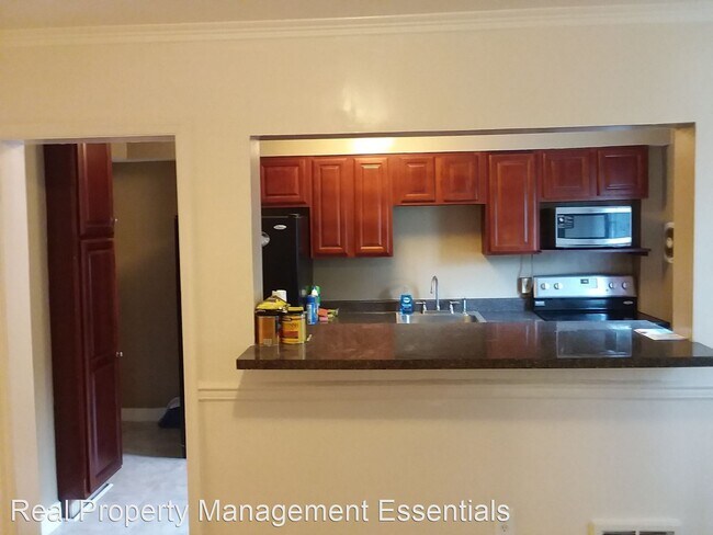 Foto del edificio - 3 br, 1.5 bath House - 976 Masefield Road