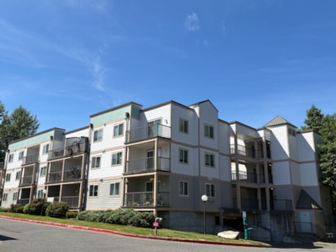 Primary Photo - Belleau Woods: Your Home is Waiting!