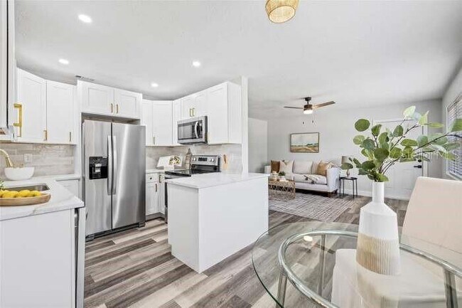 Foto del edificio - 7335 10th Ave N