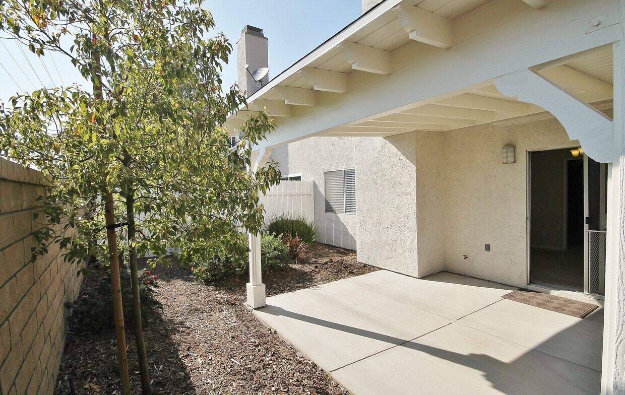 Foto principal - Spacious home/townhome in wonderful neighb...