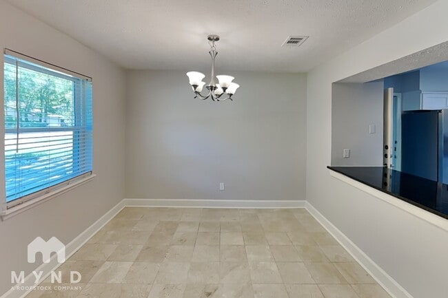 Building Photo - 61 S Circlewood Glen