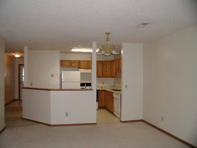 Foto del edificio - 855 Highview Dr