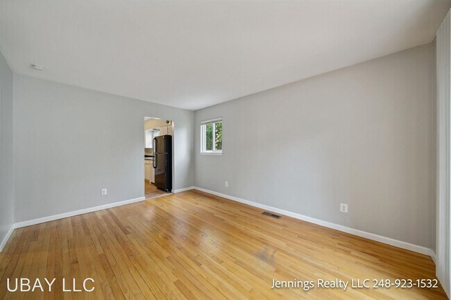 Foto del edificio - 3 br, 1 bath House - 2750 Paxton St.