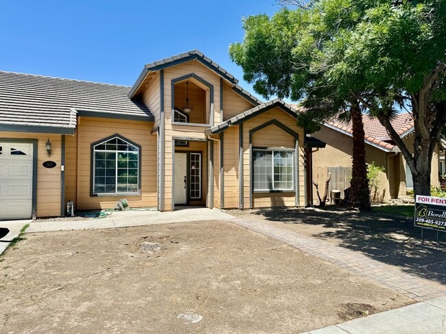 Building Photo - 4 Bedroom, 2 Bath Home with NEW UDGRADES A...
