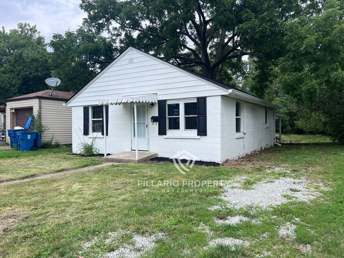Primary Photo - Cozy 2bd/1ba Located in Warren Township Av...