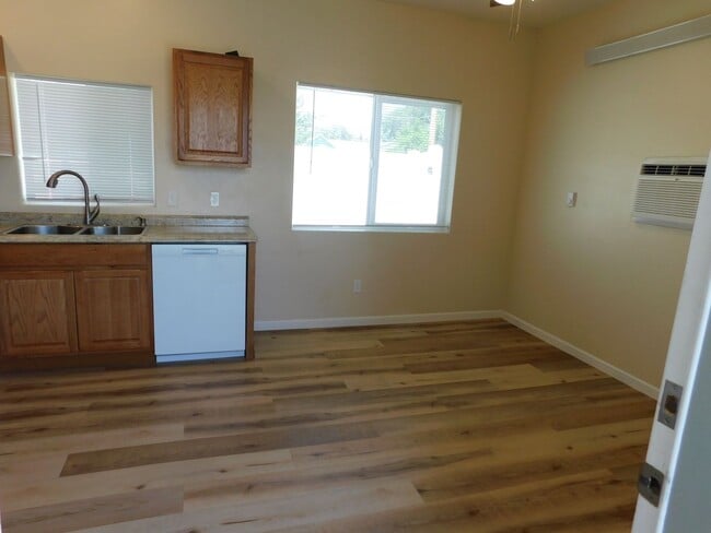 Photo - COMING SOON - CMU STUDENTS WELCOME! House