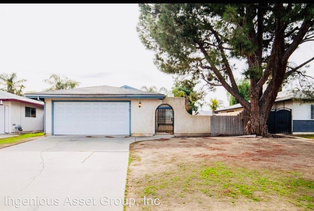 Primary Photo - 5411 Apple Tree Ln