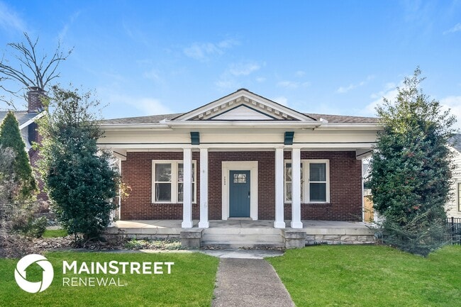 Building Photo - 2005 19th Ave S