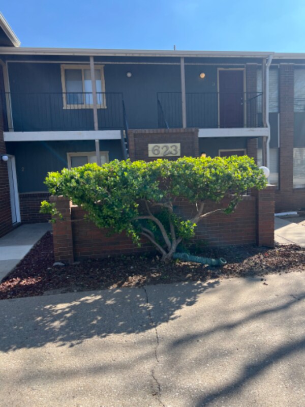 Foto principal - 623 S Mt Carmel St