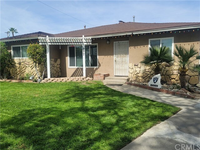 Primary Photo - 977 Olive St