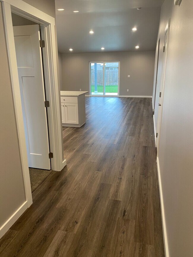 Foto del edificio - 3 Bedroom Home, Park Orchard Service Area