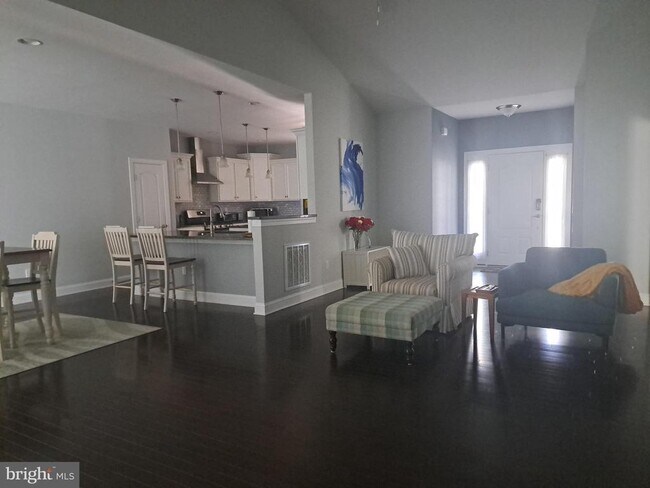 Foto del edificio - 18161 Emerson Way