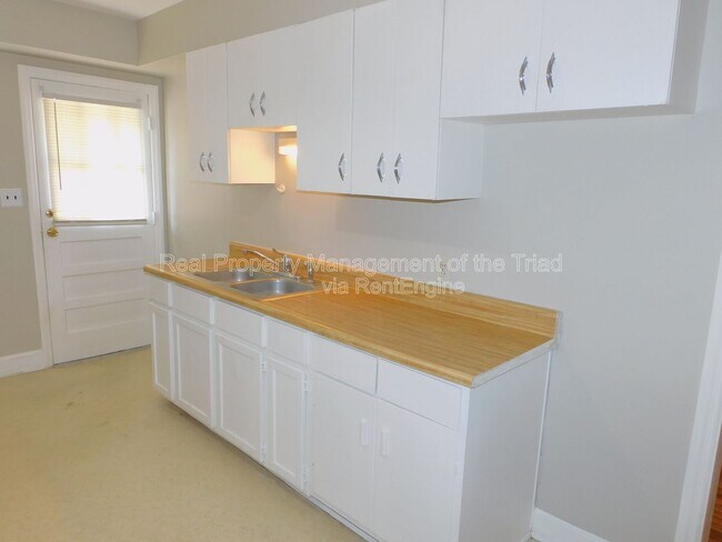 Foto del edificio - 2644 Walker Ave