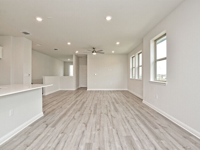 Foto del edificio - EASTON PARK -- SOUTH AUSTIN -- NEW BUILD