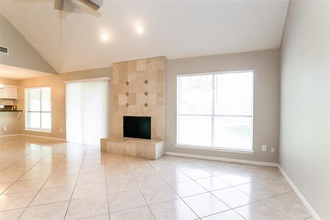 Foto del edificio - 11906 Swan Creek Dr
