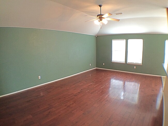 Foto del edificio - 3 Bedroom 2 Bath Gem In Crowley