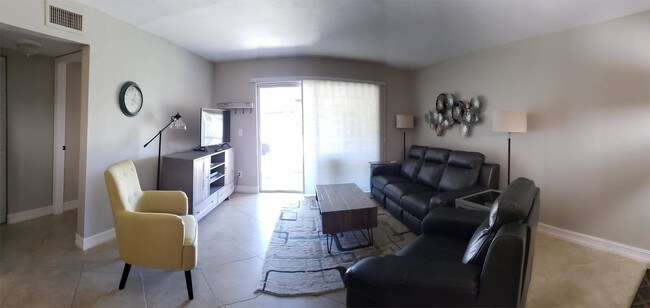 Building Photo - 1001 Foxfire Ln