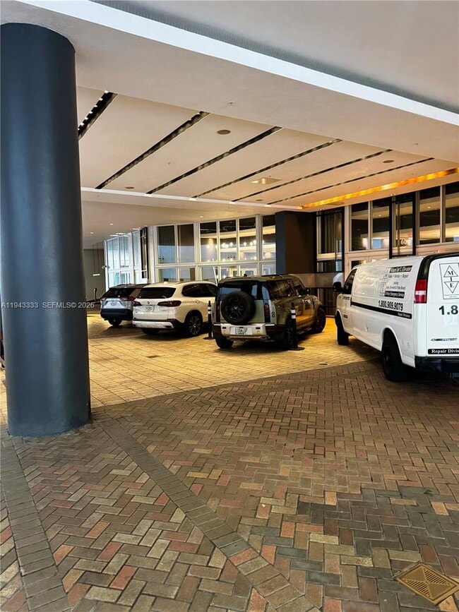 Foto del edificio - 60 SW 13th St