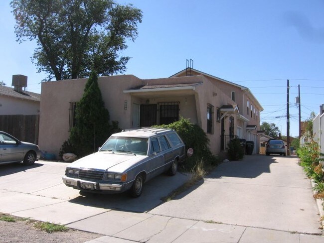 Foto del edificio - 1704 Lead Ave SE