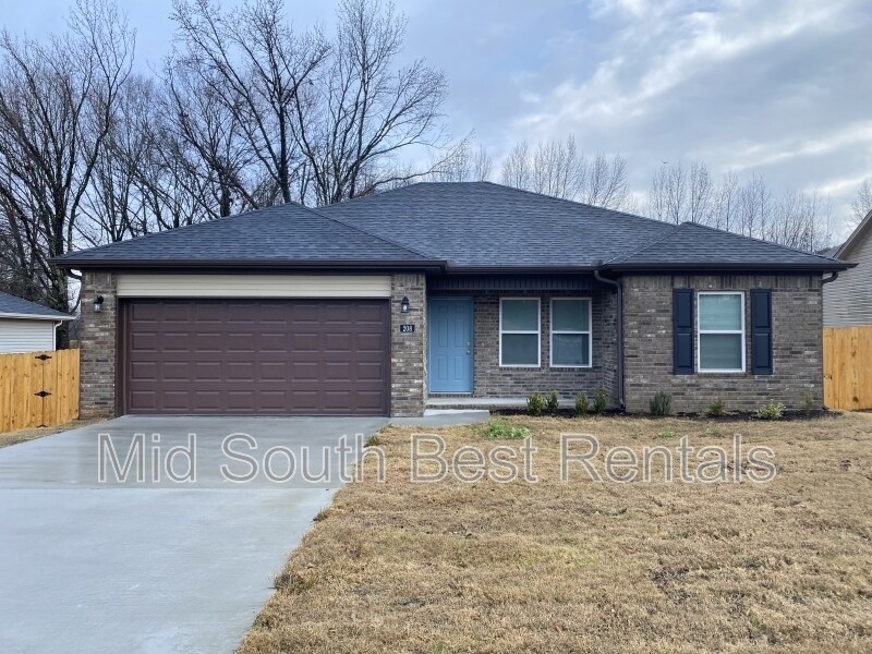 Foto principal - 208 Meadows Dr