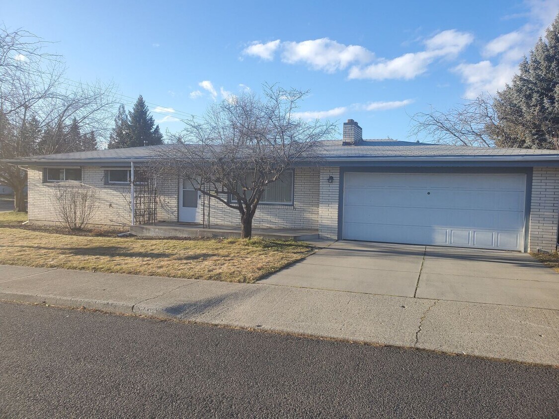 Foto principal - Indian Trail Corner Lot Home
