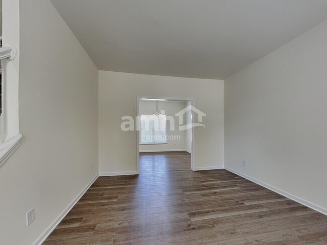 Foto del edificio - 105 Village Club Ln