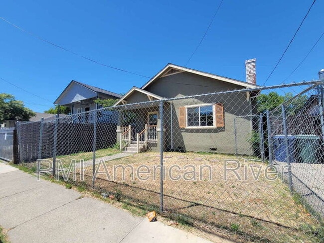 Building Photo - 4413 Parker Ave