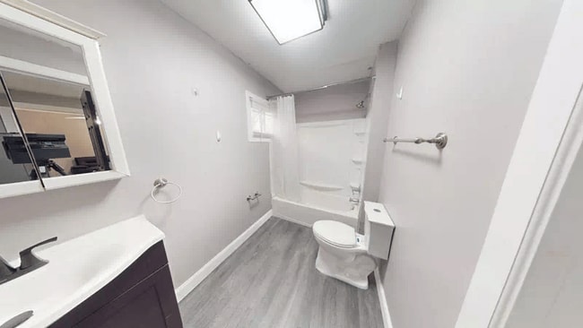 Building Photo - 308 S Beech St