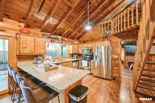 Foto del edificio - Charming 3BR Cabin in Mineral Bluff