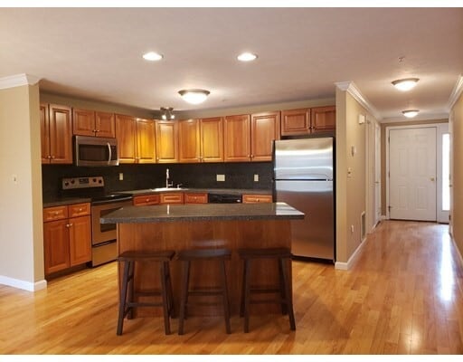 Primary Photo - 24 Acorn Ave