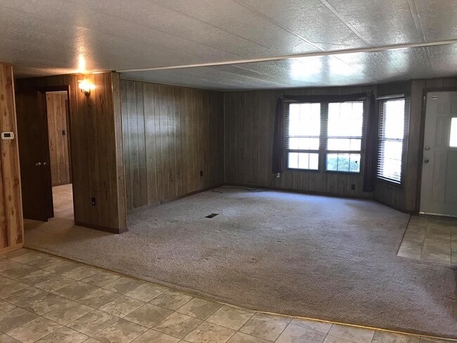 Building Photo - Apply today!