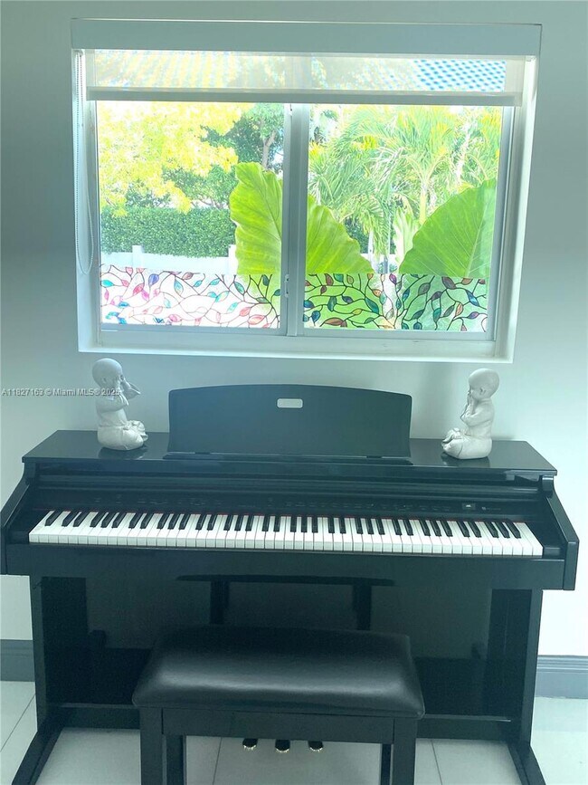 Foto del edificio - 12388 N Bayshore Dr