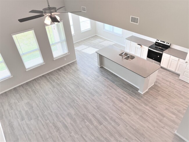 Foto del edificio - 5945 Hopkins Dr