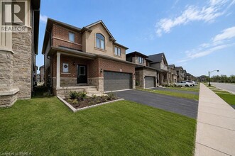 Building Photo - 31 Mair Ave
