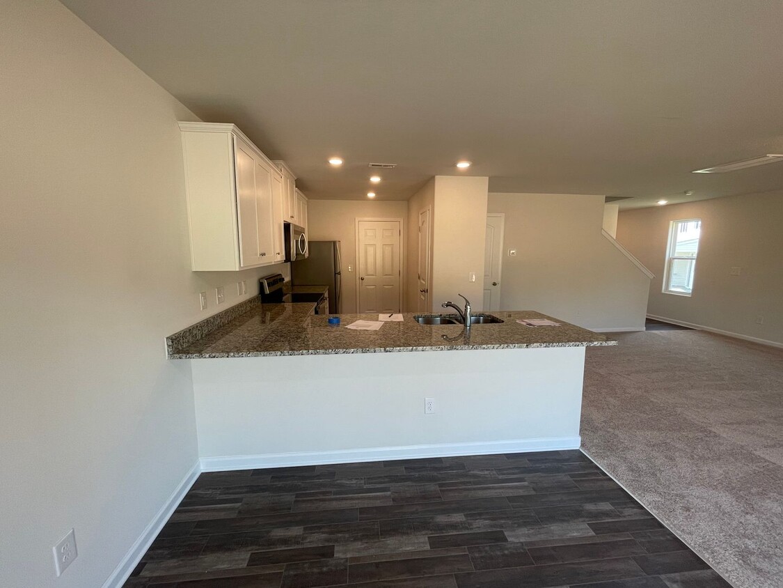 Primary Photo - Beautiful new construction home with 3 Bed...