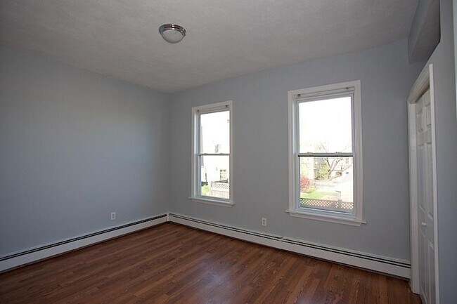 Foto del edificio - 3.0 bedroom in Somerville Massachusetts 02143