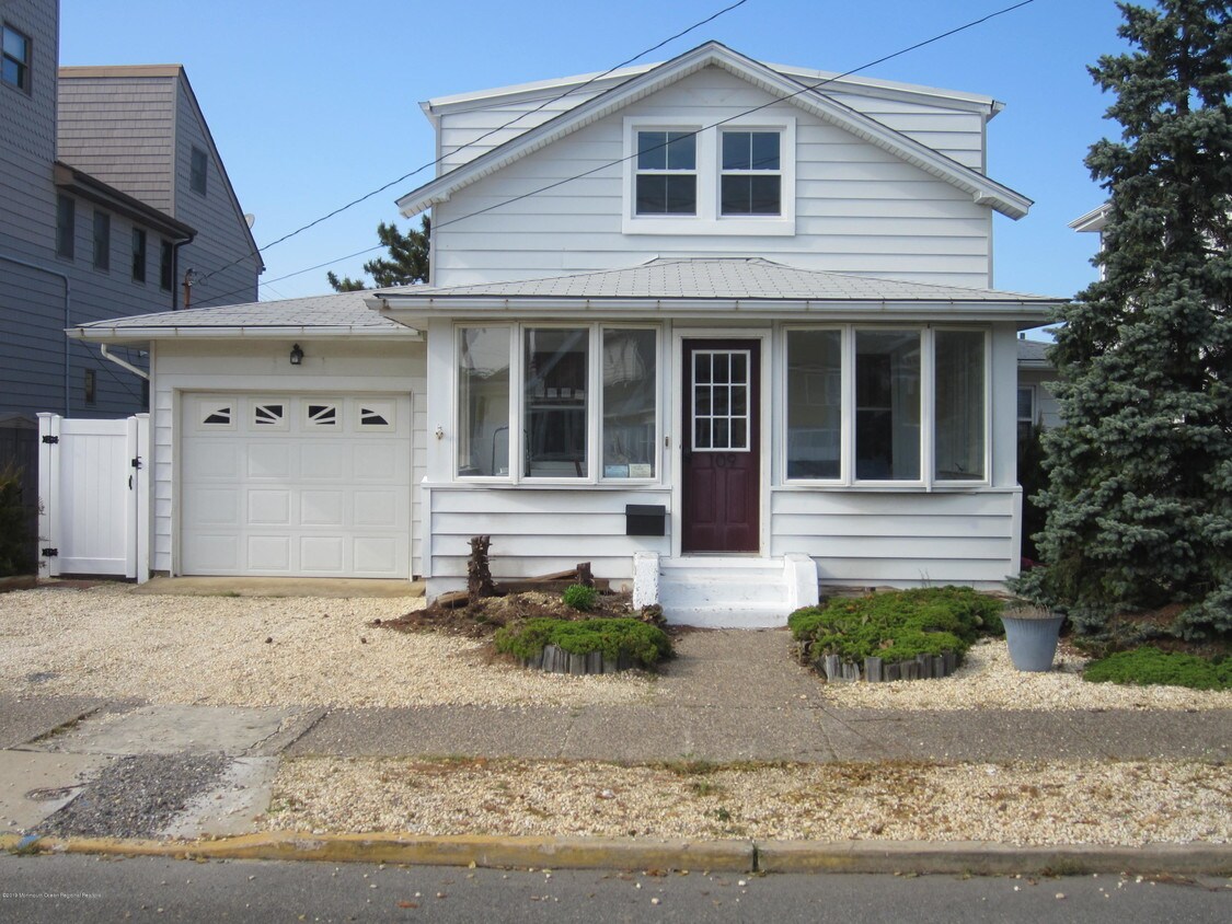 Primary Photo - 109 White Ave