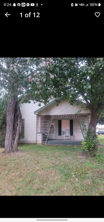Foto principal - 185 Fairgrounds Rd