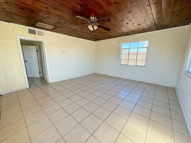 Foto del edificio - 8506 Winchester Rd